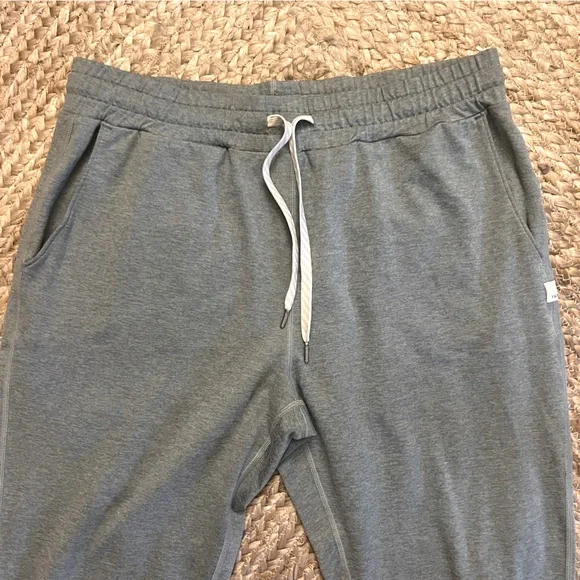 Vuori Performance Jogger - Size M (EUC) - Picture 3 of 9
